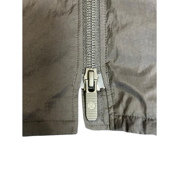 LULULEMON Black Seek the Sky Jacket Packable Water Resistant Women Size 10 or 12 - Picture 7 of 11